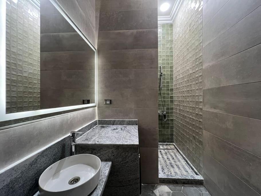 Authentic 3Br Apartment In Downtown, ไคโร ภายนอก รูปภาพ