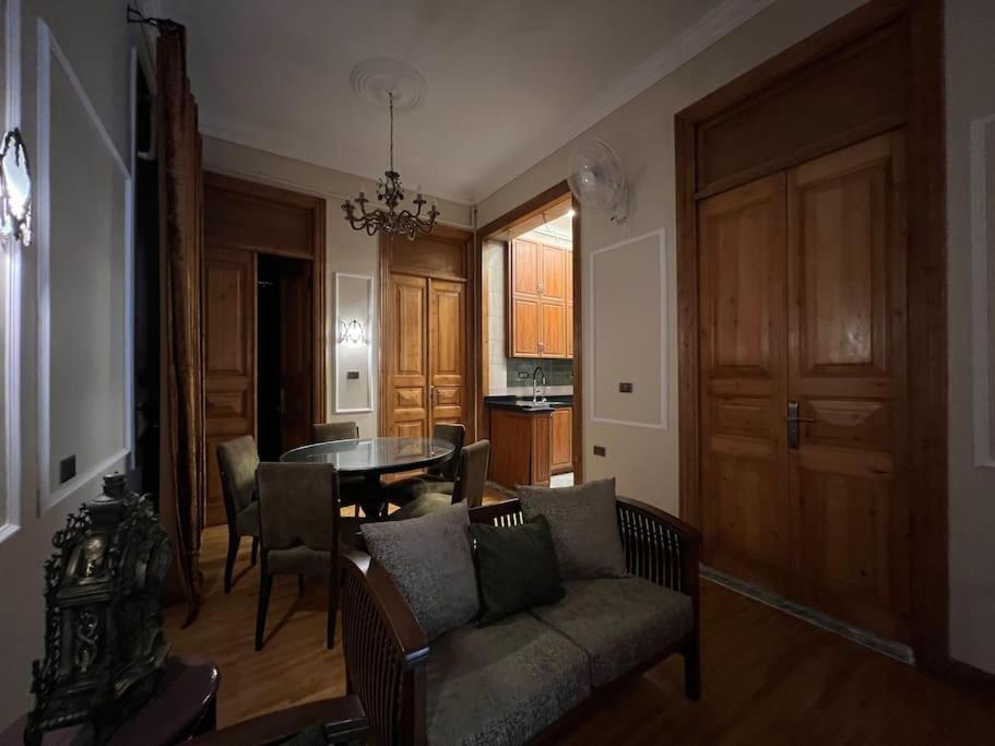 Authentic 3Br Apartment In Downtown, ไคโร ภายนอก รูปภาพ