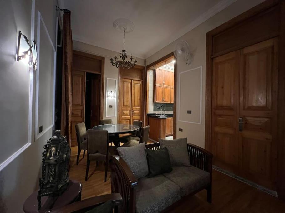 Authentic 3Br Apartment In Downtown, ไคโร ภายนอก รูปภาพ