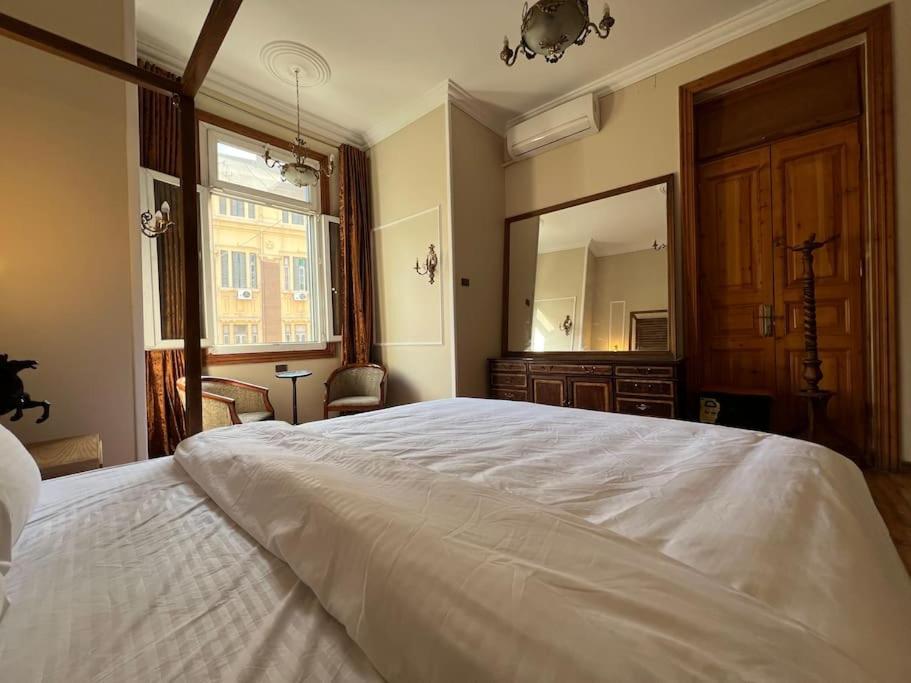 Authentic 3Br Apartment In Downtown, ไคโร ภายนอก รูปภาพ